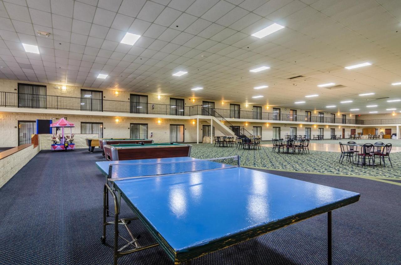 Red Roof Inn & Conference Center Wichita Airport Екстер'єр фото