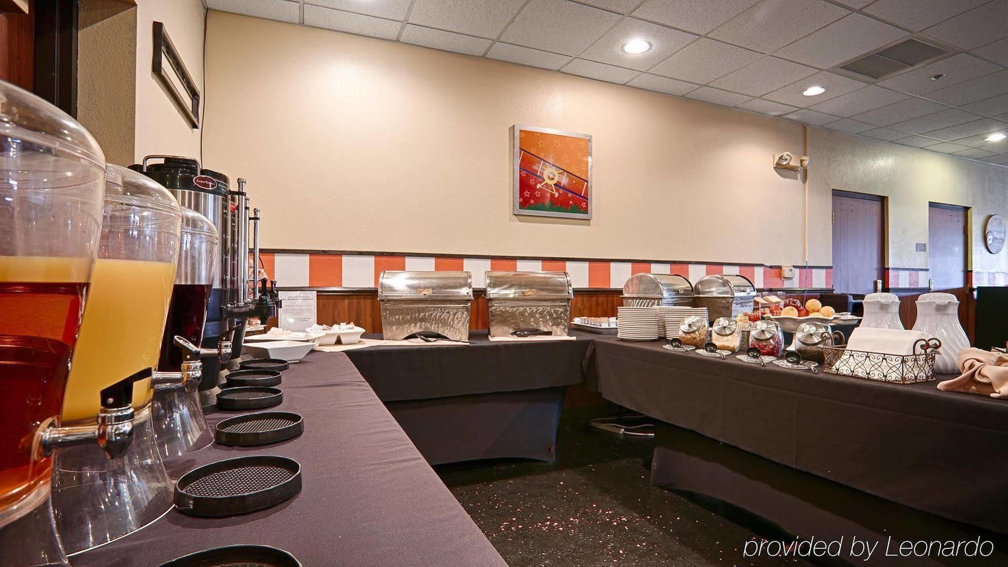 Red Roof Inn & Conference Center Wichita Airport Екстер'єр фото