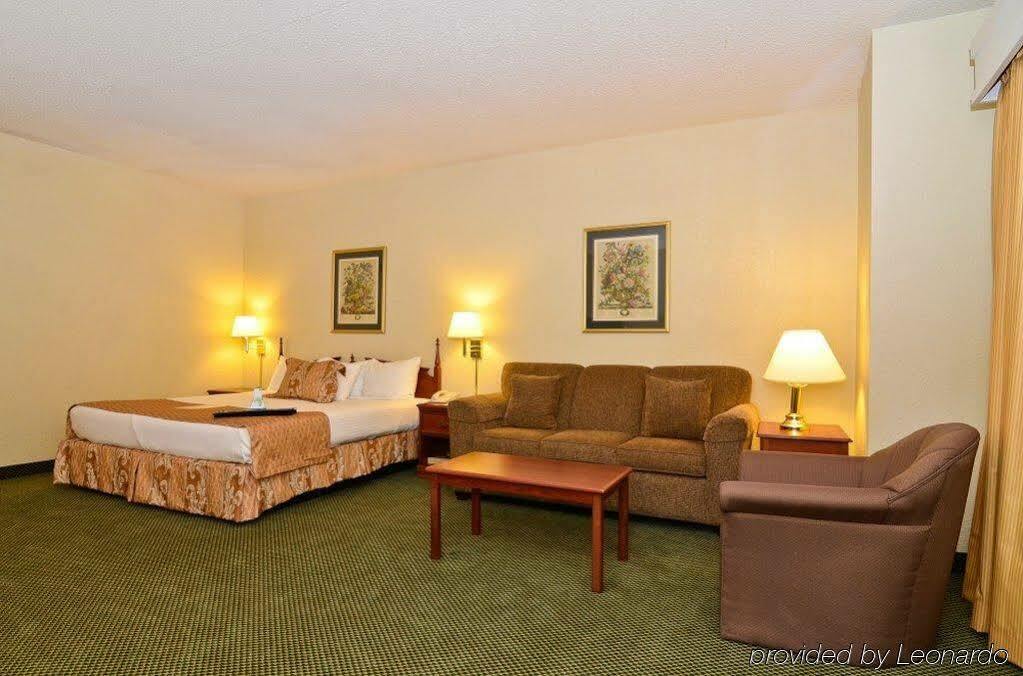 Red Roof Inn & Conference Center Wichita Airport Екстер'єр фото